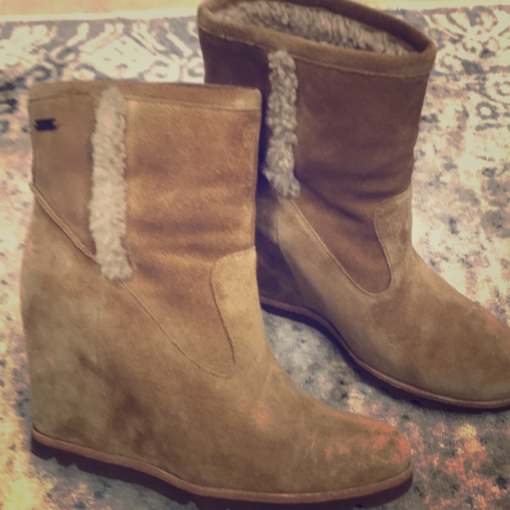 Ugg wedge fur lined bootie